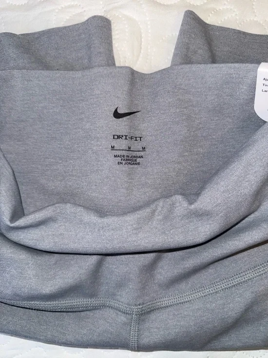 Nike Women's Gray High-Waist Bike Shorts - Picture 4 of 7